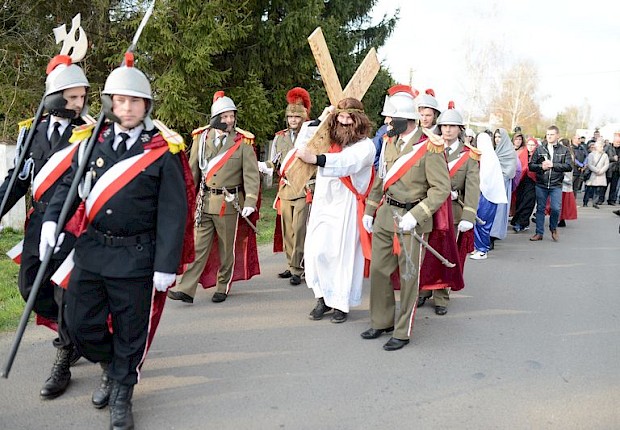 Parafialna droga krzyżowa