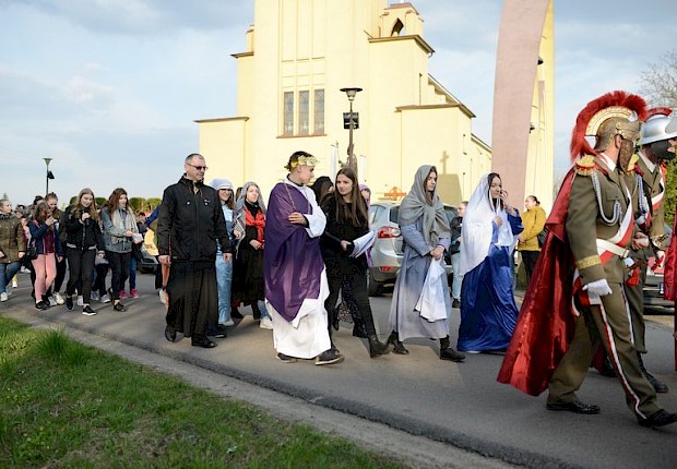 Parafialna droga krzyżowa