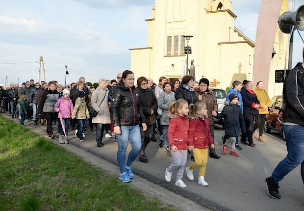 Parafialna droga krzyżowa