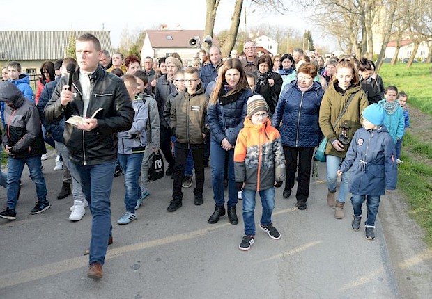 Parafialna droga krzyżowa
