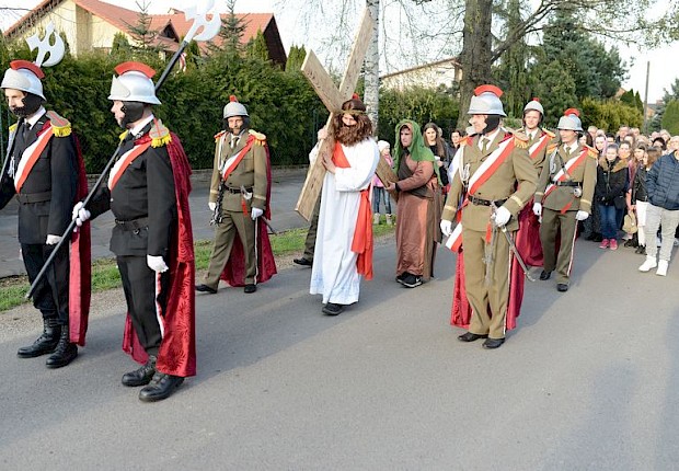 Parafialna droga krzyżowa