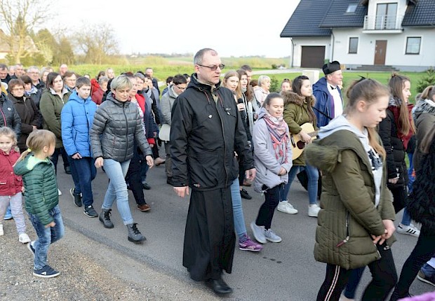Parafialna droga krzyżowa