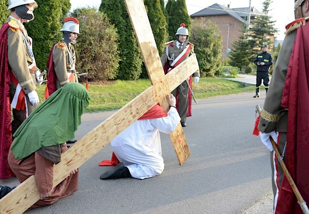 Parafialna droga krzyżowa