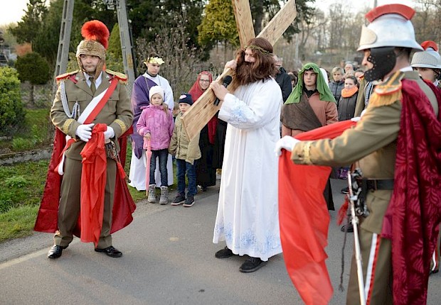 Parafialna droga krzyżowa