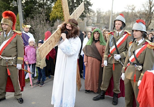 Parafialna droga krzyżowa