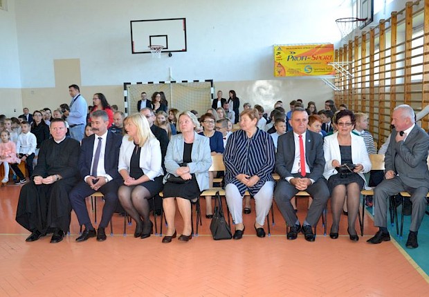 Dzień Edukacji Narodowej i pasowanie pierwszak&oacute;w