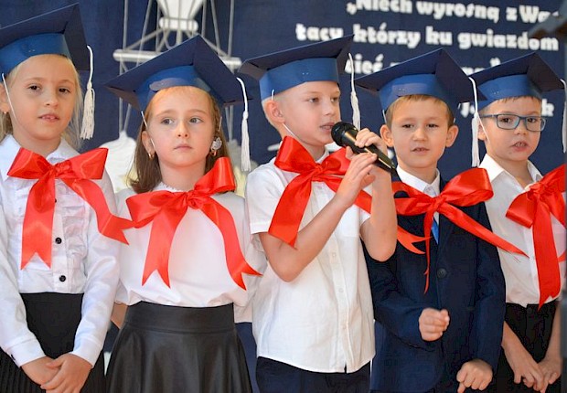 Dzień Edukacji Narodowej i pasowanie pierwszak&oacute;w