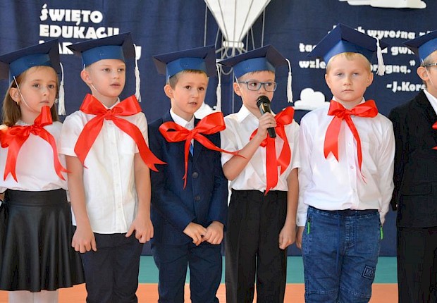 Dzień Edukacji Narodowej i pasowanie pierwszak&oacute;w