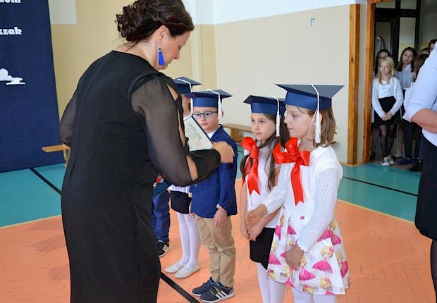 Dzień Edukacji Narodowej i pasowanie pierwszak&oacute;w