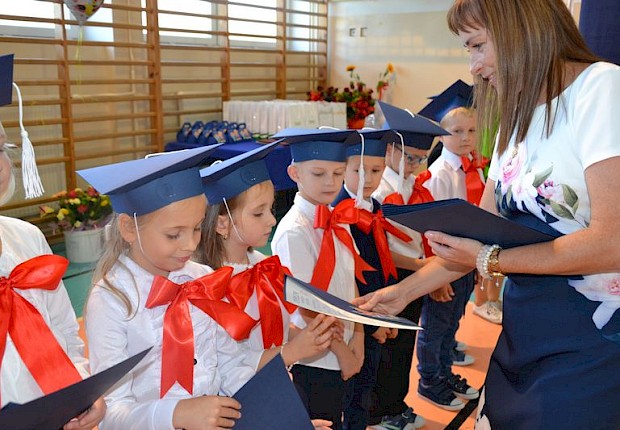 Dzień Edukacji Narodowej i pasowanie pierwszak&oacute;w