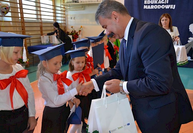 Dzień Edukacji Narodowej i pasowanie pierwszak&oacute;w