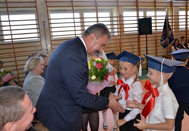 Dzień Edukacji Narodowej i pasowanie pierwszak&oacute;w