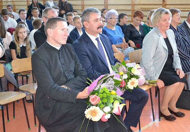 Dzień Edukacji Narodowej i pasowanie pierwszak&oacute;w