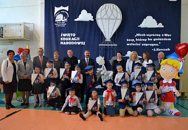 Dzień Edukacji Narodowej i pasowanie pierwszak&oacute;w