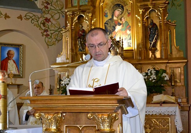 Przyjęcie kandydat&oacute;w do posługi ministranta
