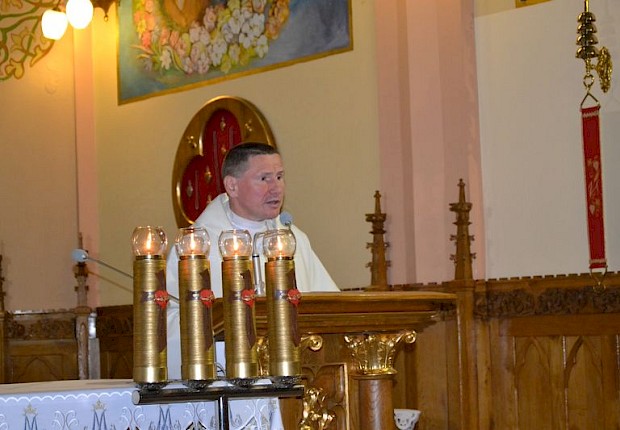 Przyjęcie kandydat&oacute;w do posługi ministranta