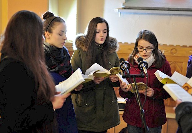 Wielki Piątek: liturgia Męki Pańskiej i adoracja