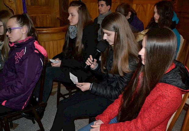 Wielki Piątek: liturgia Męki Pańskiej i adoracja