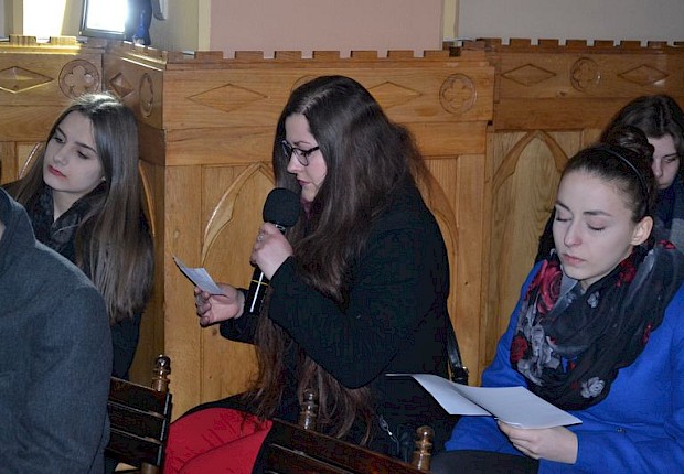 Wielki Piątek: liturgia Męki Pańskiej i adoracja