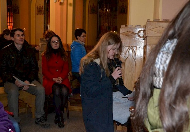 Wielki Piątek: liturgia Męki Pańskiej i adoracja