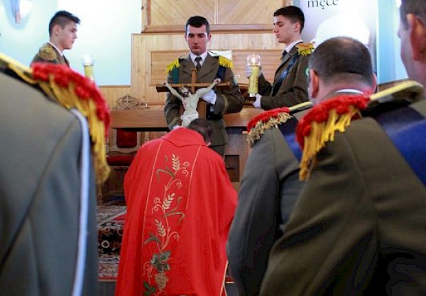 Wielki Piątek: liturgia Męki Pańskiej