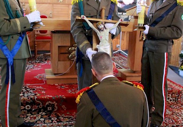 Wielki Piątek: liturgia Męki Pańskiej