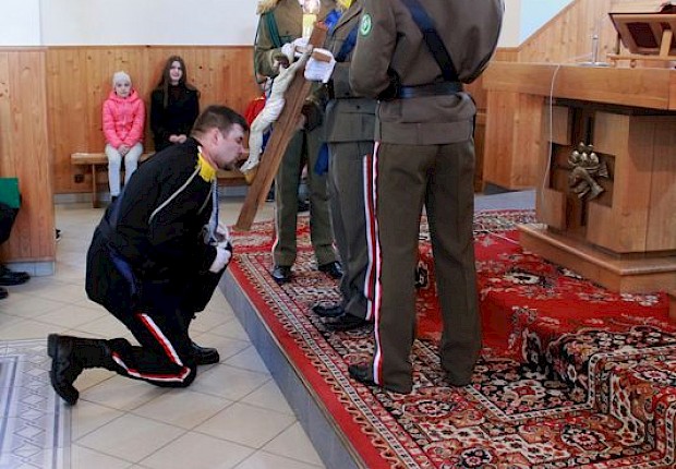 Wielki Piątek: liturgia Męki Pańskiej