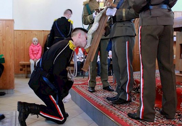 Wielki Piątek: liturgia Męki Pańskiej