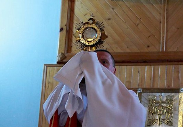 Wielki Piątek: liturgia Męki Pańskiej