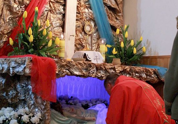 Wielki Piątek: liturgia Męki Pańskiej