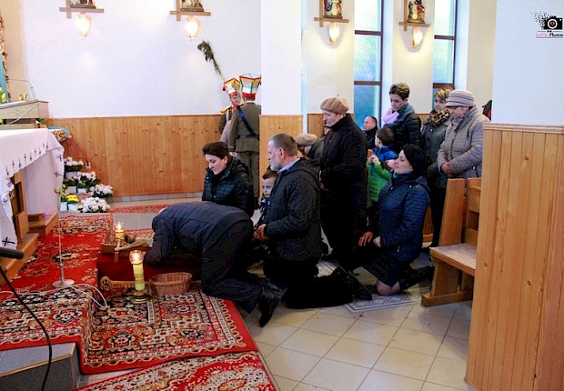 Wielki Piątek: liturgia Męki Pańskiej