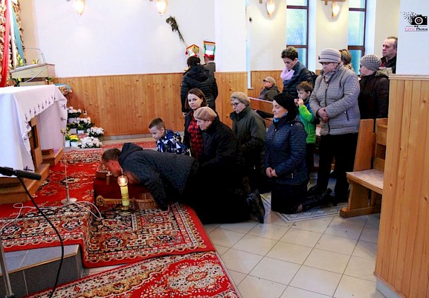 Wielki Piątek: liturgia Męki Pańskiej