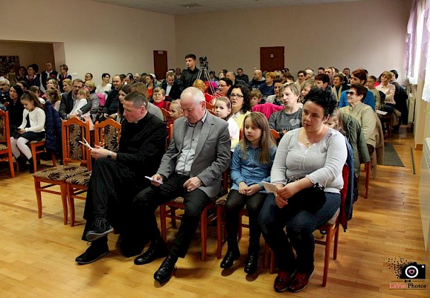 Jasełka i V Parafialny Przegląd Kolęd i Pastorałek