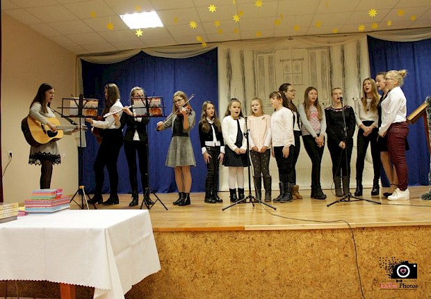 Jasełka i V Parafialny Przegląd Kolęd i Pastorałek