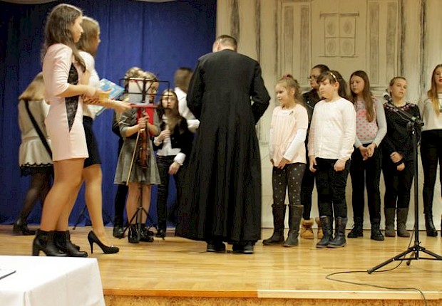 Jasełka i V Parafialny Przegląd Kolęd i Pastorałek