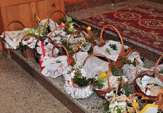 Wielka Sobota - poświęcenie pokarm&oacute;w i Wigilia Paschalna
