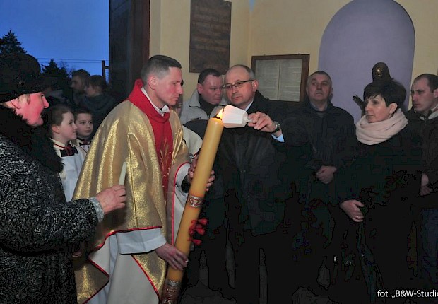 Wielka Sobota - poświęcenie pokarm&oacute;w i Wigilia Paschalna