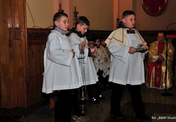 Wielka Sobota - poświęcenie pokarm&oacute;w i Wigilia Paschalna