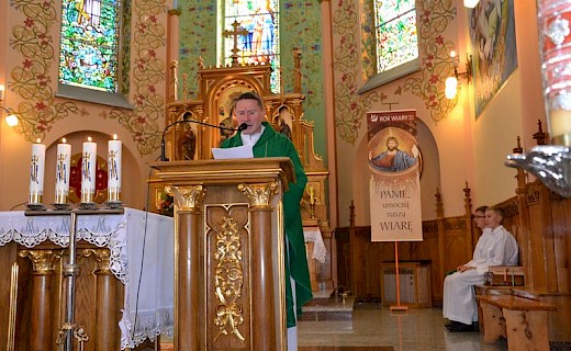 Przyjęcie kandydat&oacute;w do posługi ministranta