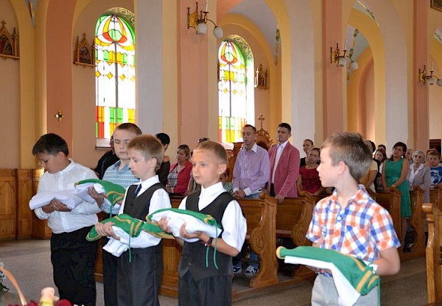 Przyjęcie kandydat&oacute;w do posługi ministranta