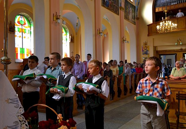 Przyjęcie kandydat&oacute;w do posługi ministranta