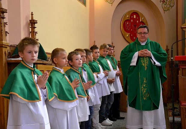 Przyjęcie kandydat&oacute;w do posługi ministranta