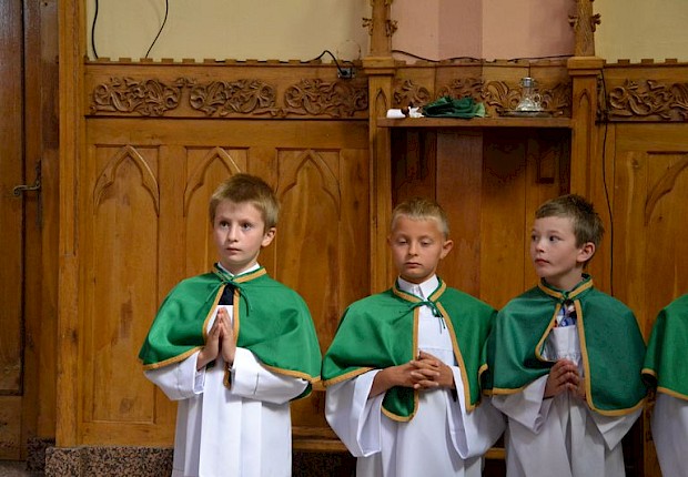 Przyjęcie kandydat&oacute;w do posługi ministranta