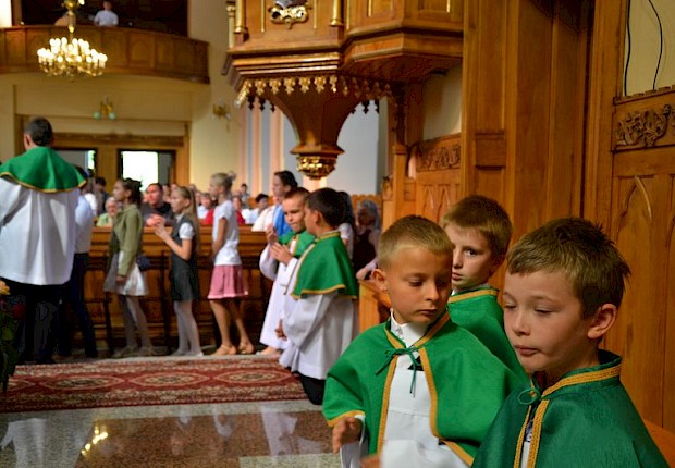 Przyjęcie kandydat&oacute;w do posługi ministranta