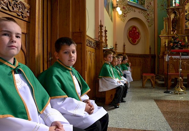 Przyjęcie kandydat&oacute;w do posługi ministranta
