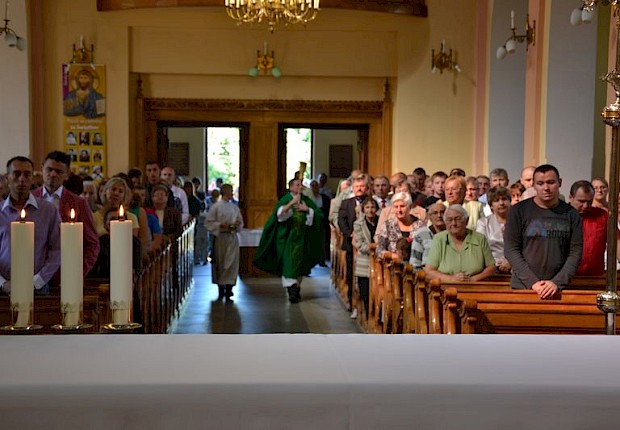 Przyjęcie kandydat&oacute;w do posługi ministranta