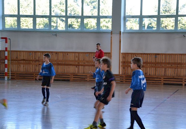 Dekanalne rozgrywki w piłce halowej LSO