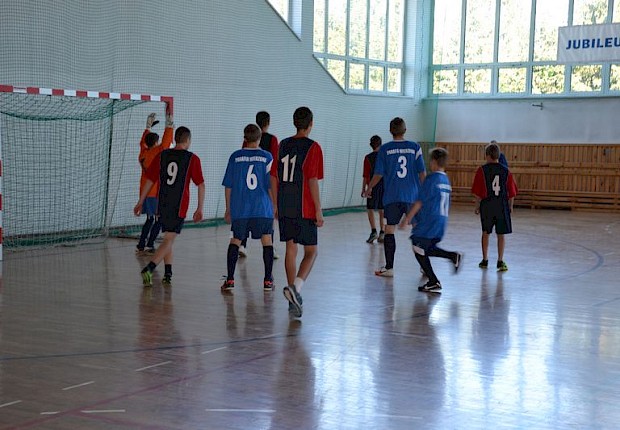Dekanalne rozgrywki w piłce halowej LSO