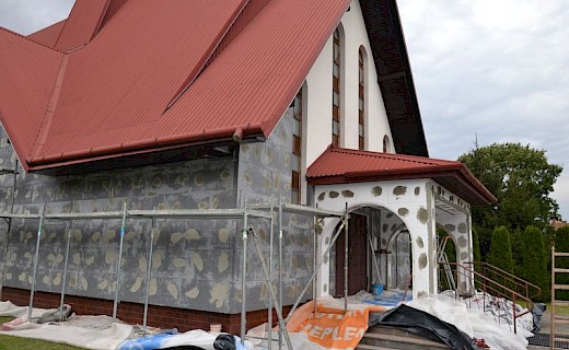 Termomodernizacja kościoła w Ożańsku - drzwi i okna