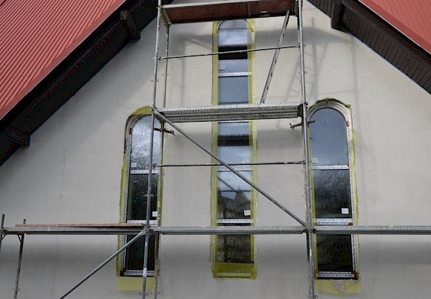 Termomodernizacja kościoła w Ożańsku - drzwi i okna